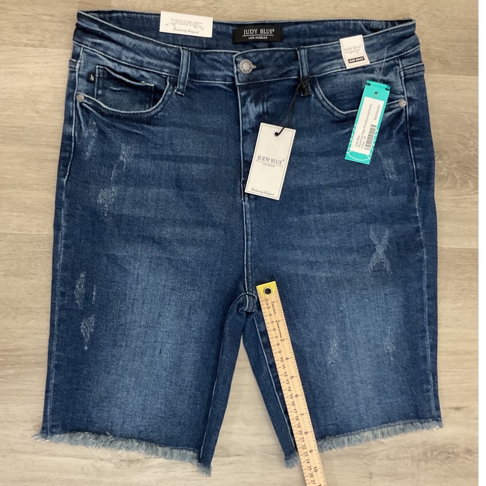 Judy Blue Womens High Waist Bermuda Shorts Distressed Dark Blue Size 32 NEW - Picture 3 of 6